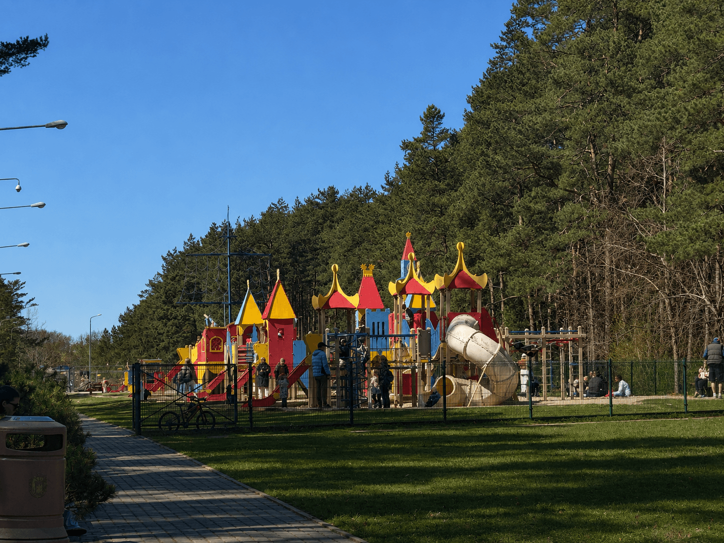 Lauko žaidimų aikštelė vaikams